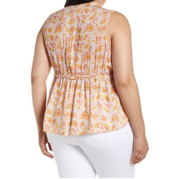 Sleeveless Ruffle Top - Picture 3 of 4